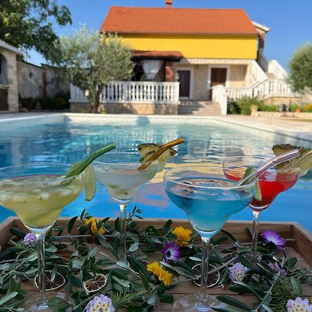 Holiday Home Iva With Pool Sukošan Kültér fotó