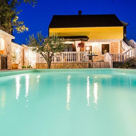 Holiday Home Iva With Pool Sukošan Kültér fotó