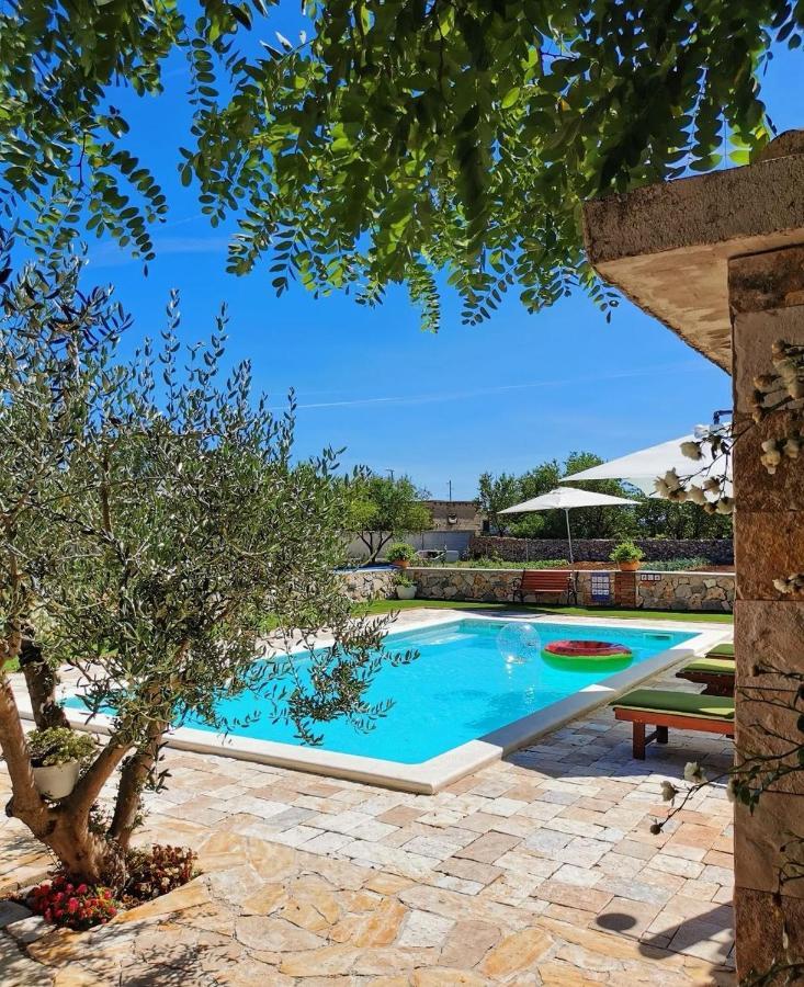 Holiday Home Iva With Pool Sukošan Kültér fotó