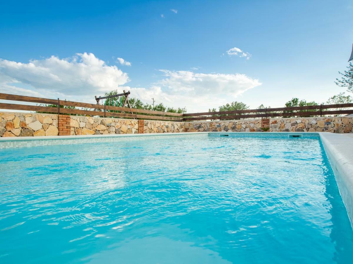 Holiday Home Iva With Pool Sukošan Kültér fotó