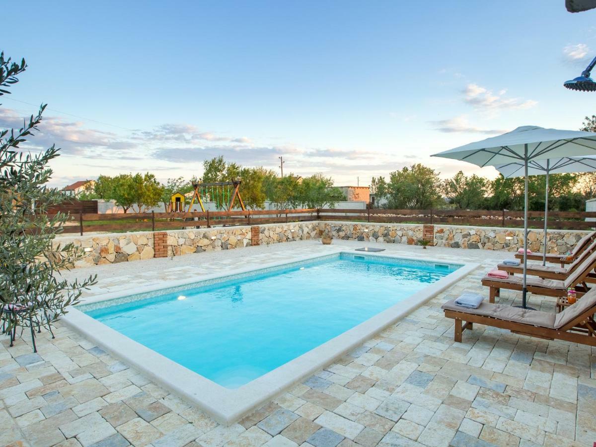 Holiday Home Iva With Pool Sukošan Kültér fotó