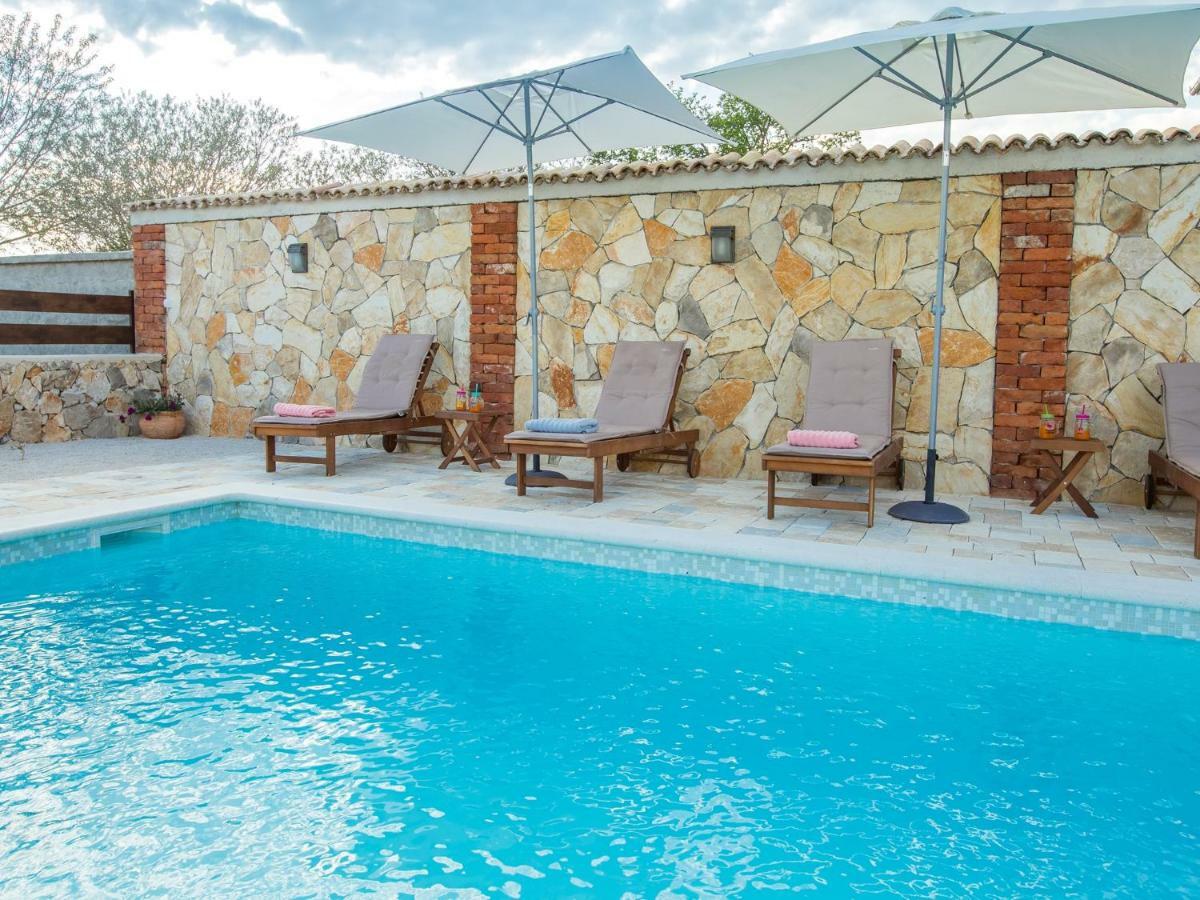 Holiday Home Iva With Pool Sukošan Kültér fotó